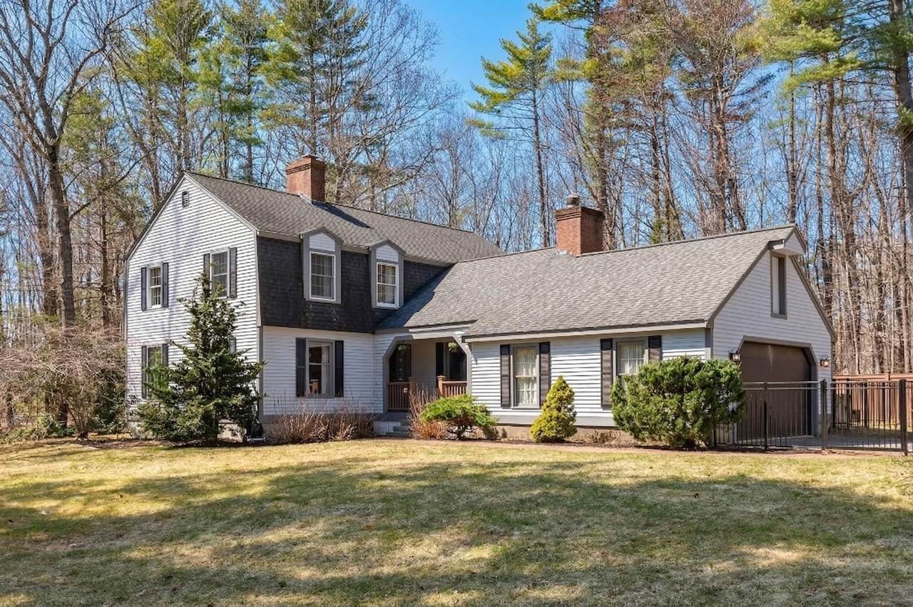 22 Colonial Way - Photo 1