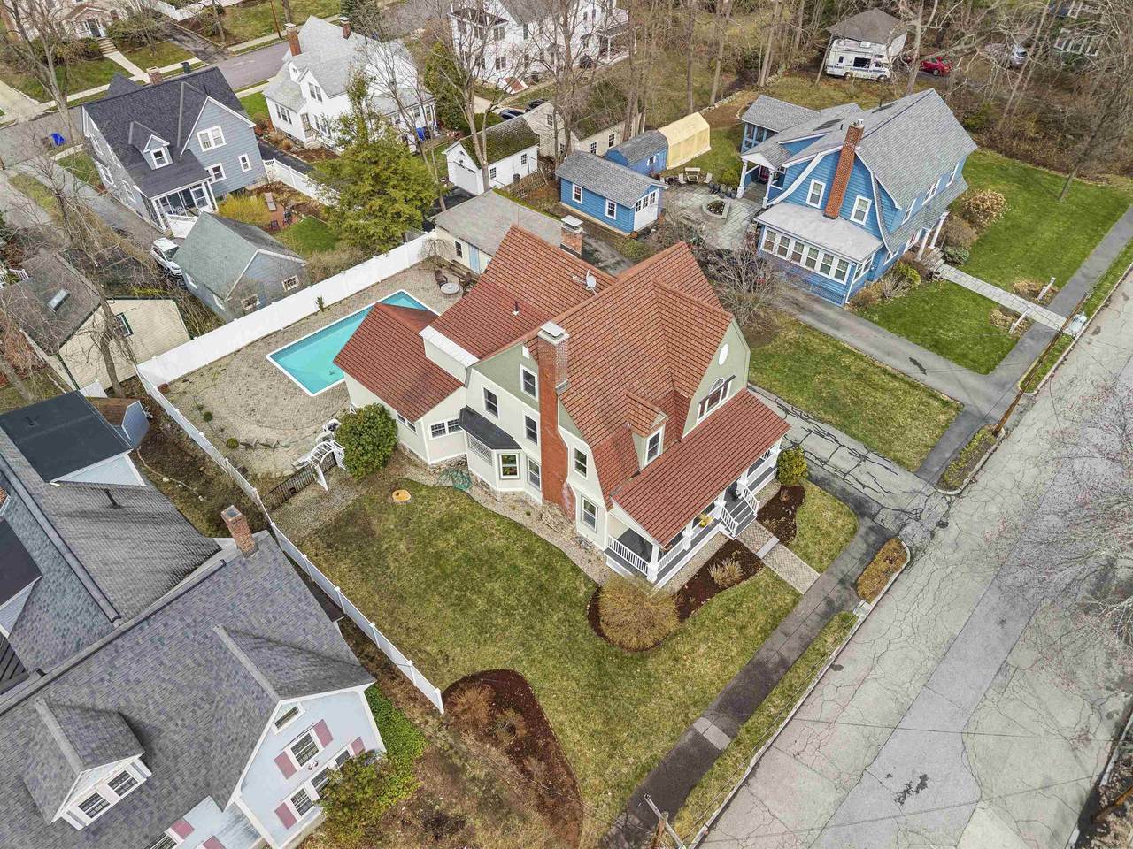 944 Chestnut Street - Photo 1