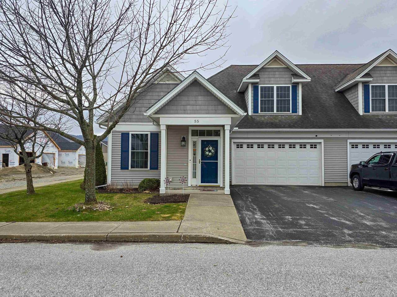 55 Garden Circle - Photo 1