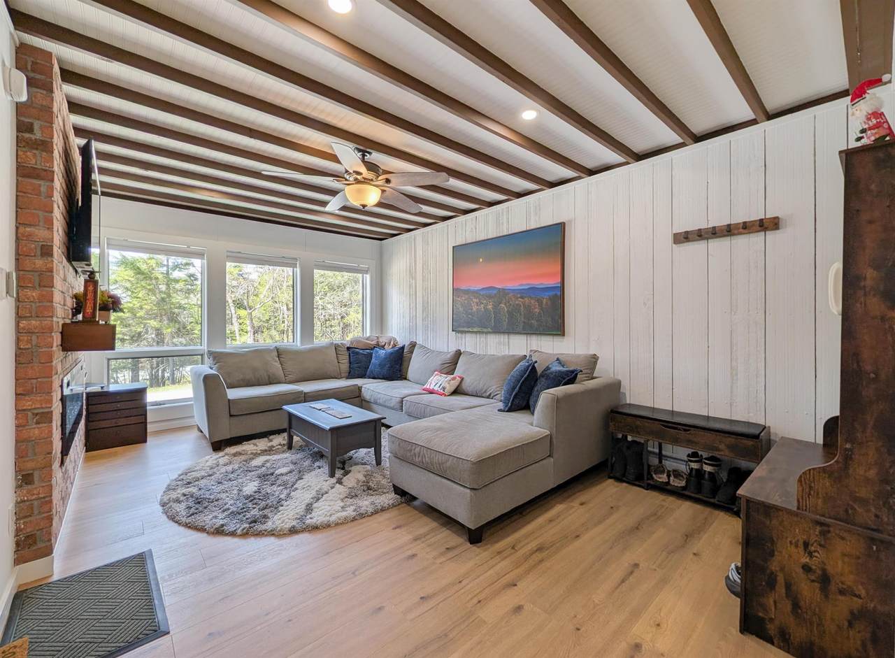 4 Lower Highlands Road - Photo 1