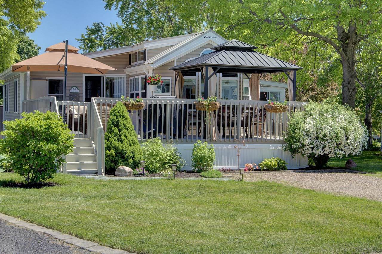 51 Island Circle - Photo 1