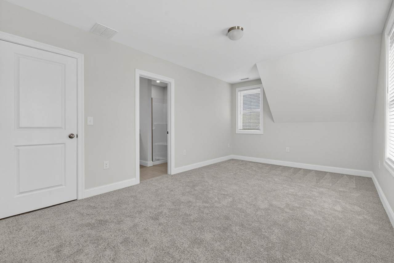 19 Woodmans Lane - Photo 1