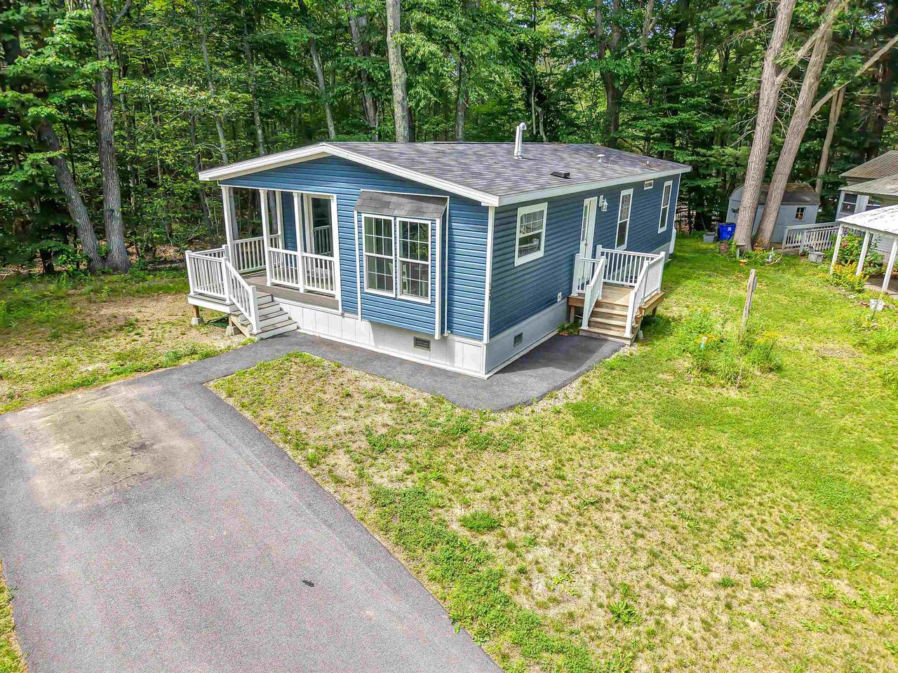 139 Robinhood Drive - Photo 1