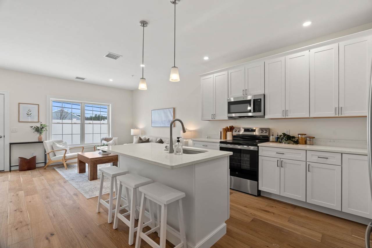 11 Suffolk Drive - Photo 1
