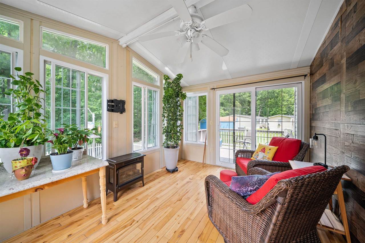 417 Middle Road - Photo 1