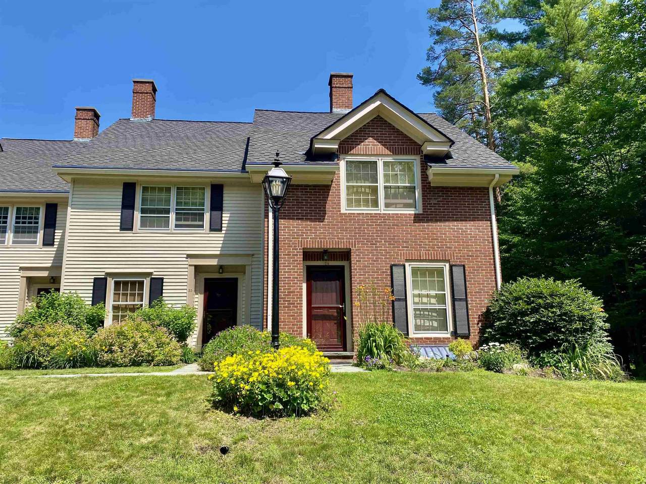 121 Townhouse Way - Photo 1