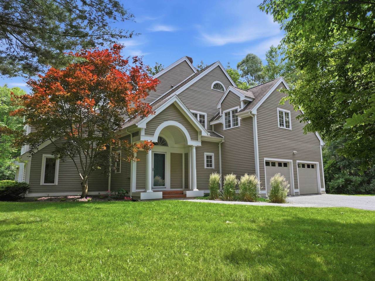 305 Westview Drive - Photo 1