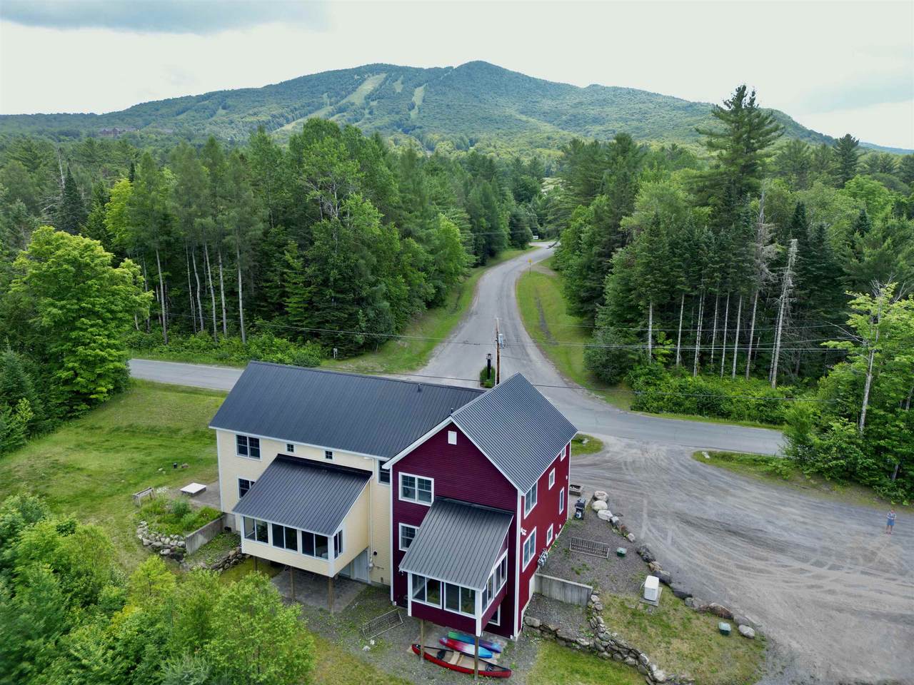 1089 Mountain Road - Photo 1