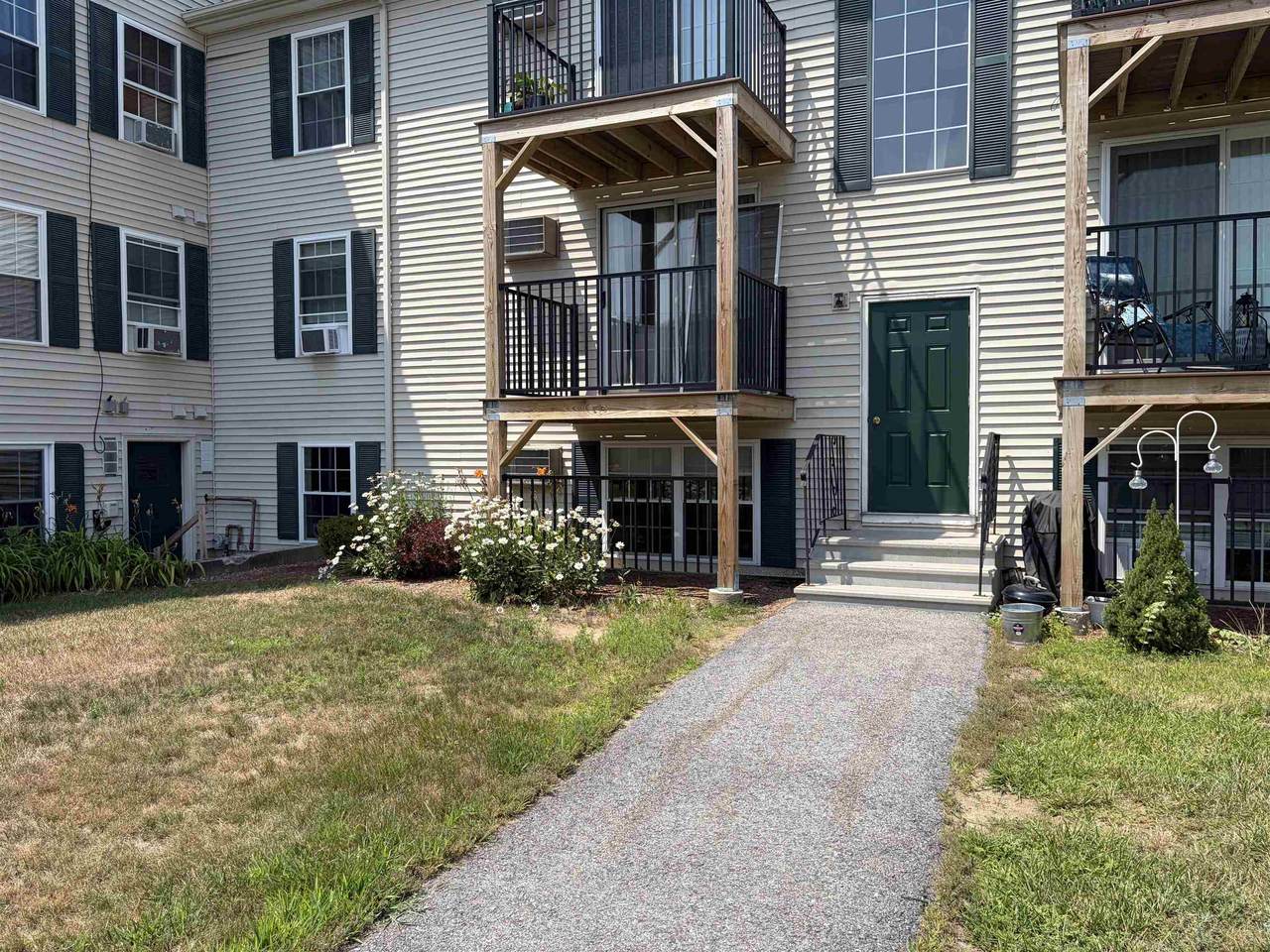 904 White Cedar Boulevard - Photo 1
