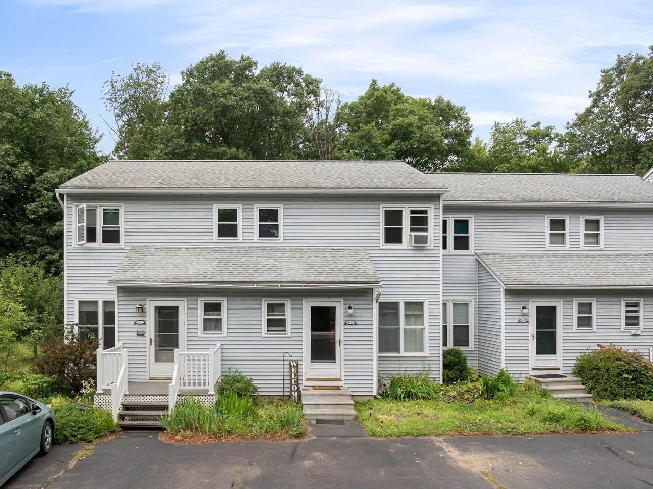 44 Commonwealth Drive - Photo 1