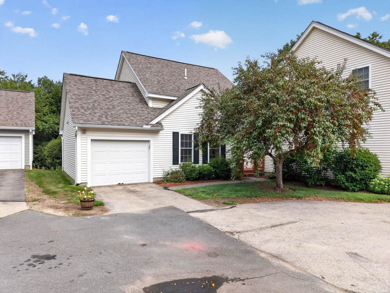 11 Echo Shore Drive - Photo 1