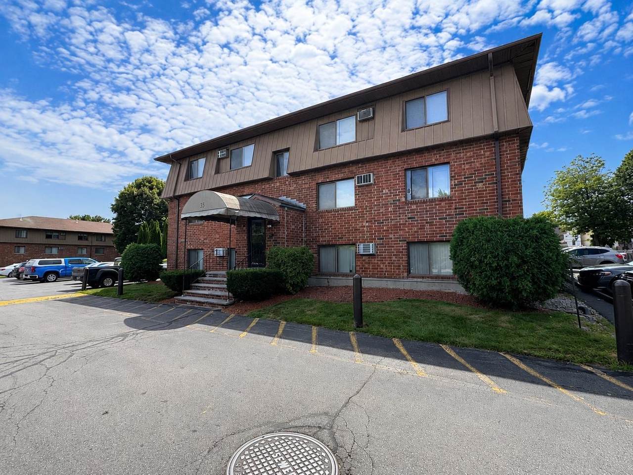 35 Log Street - Photo 1