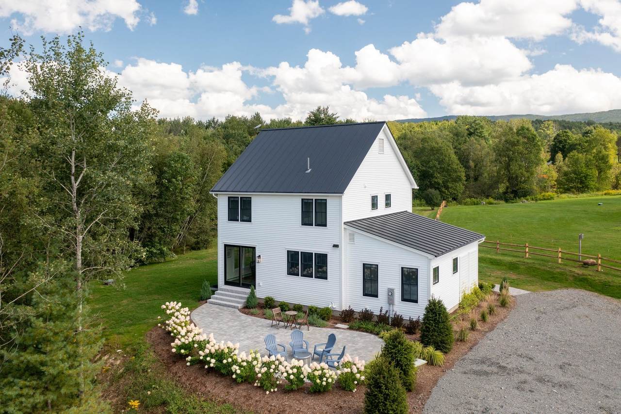 210 Fishkill Lane - Photo 1