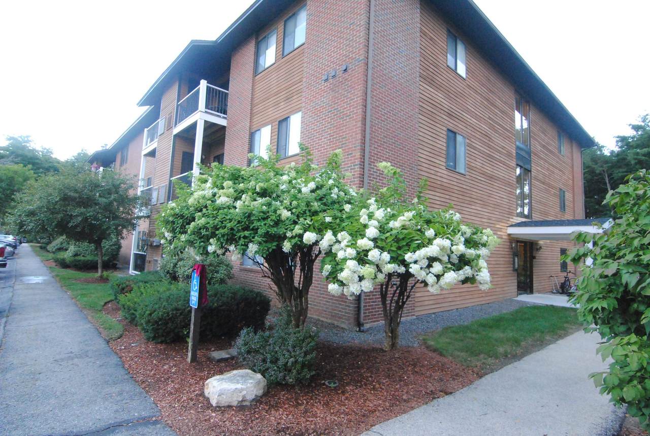 15 Blackstone Drive - Photo 1