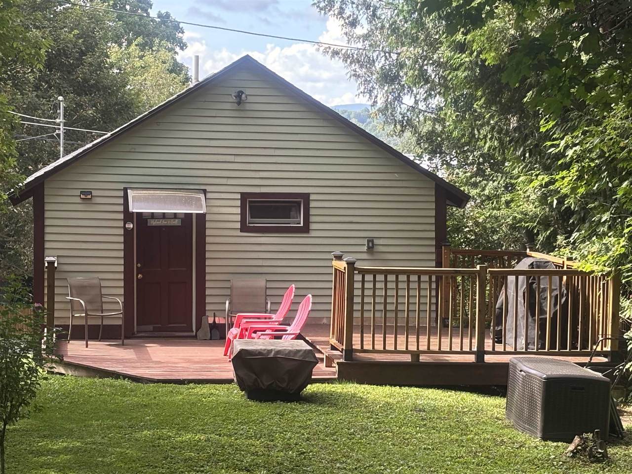 4 Upland Avenue - Photo 1