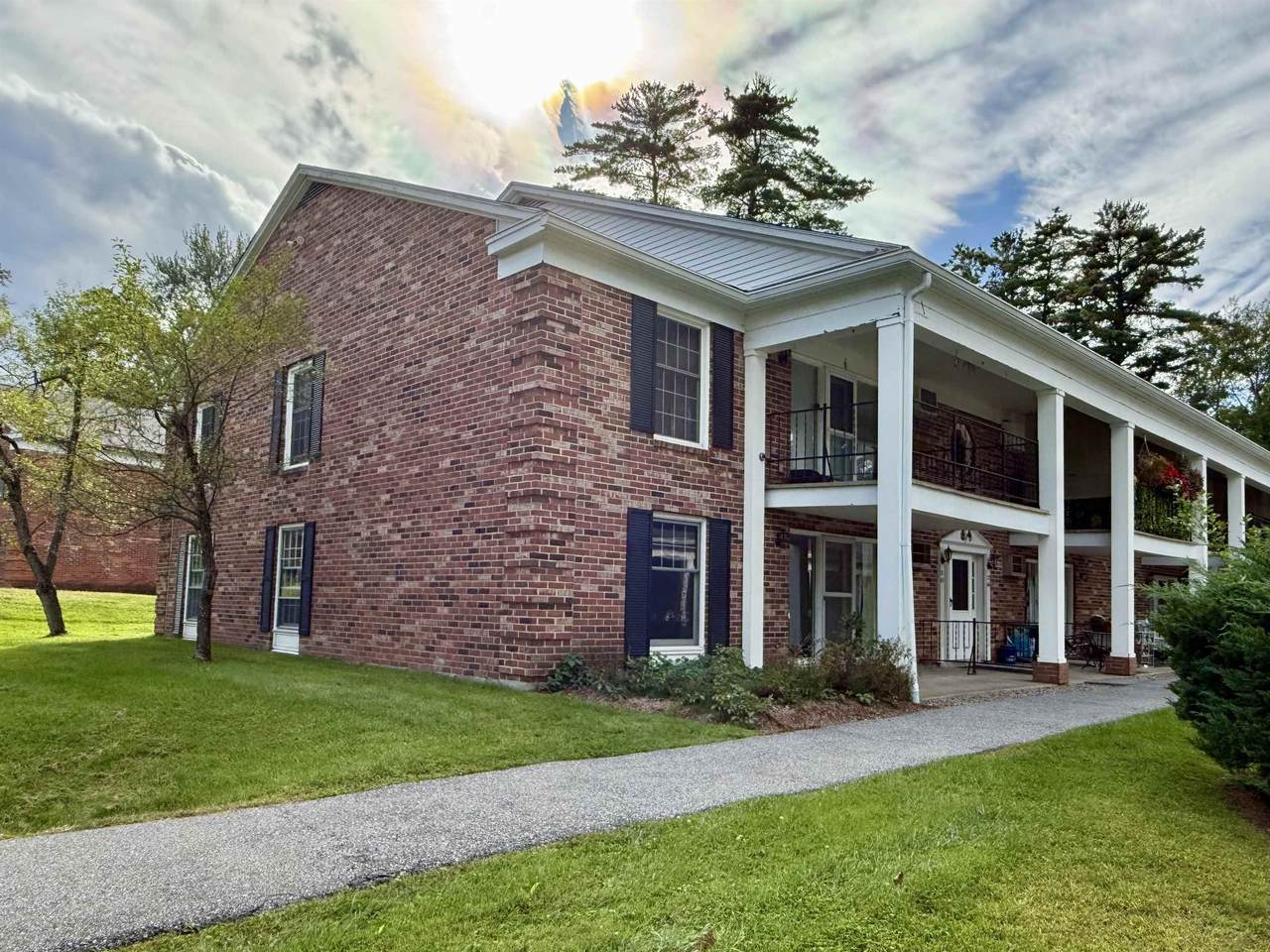 100 Kennedy Drive - Photo 1