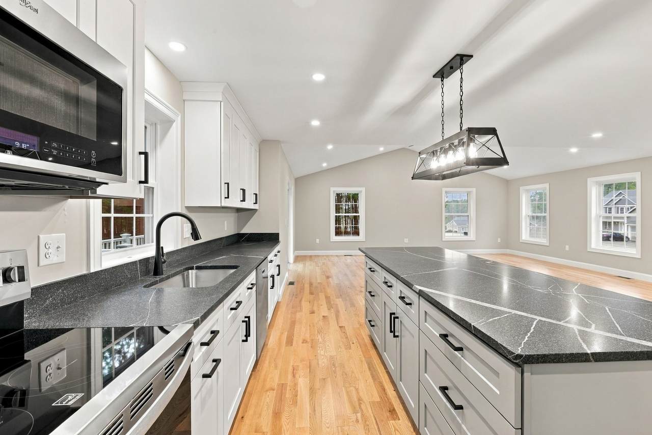 2 Blaisdell Court - Photo 1