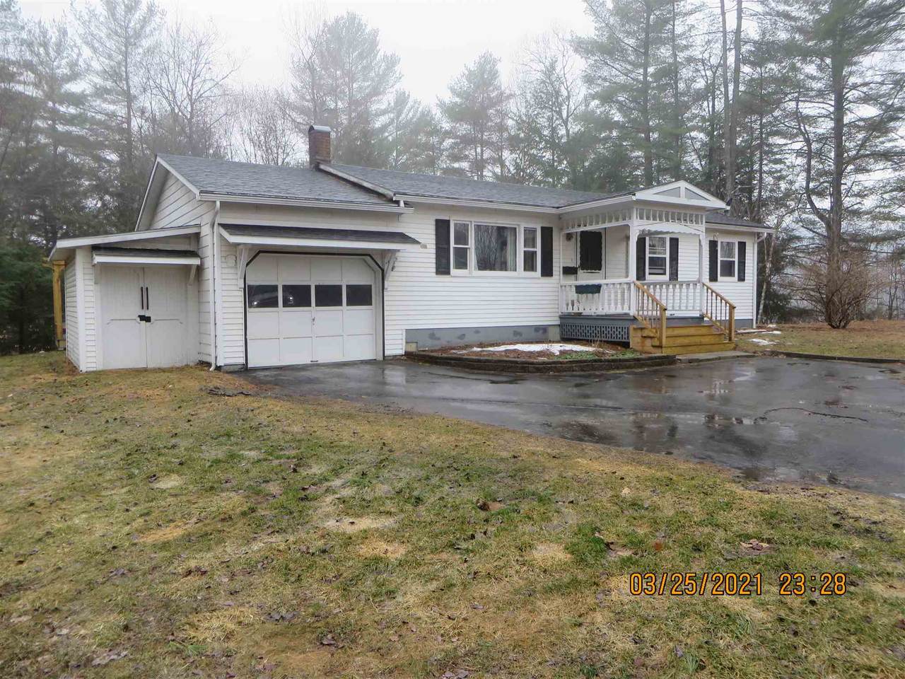 292 Sunset Drive - Photo 1