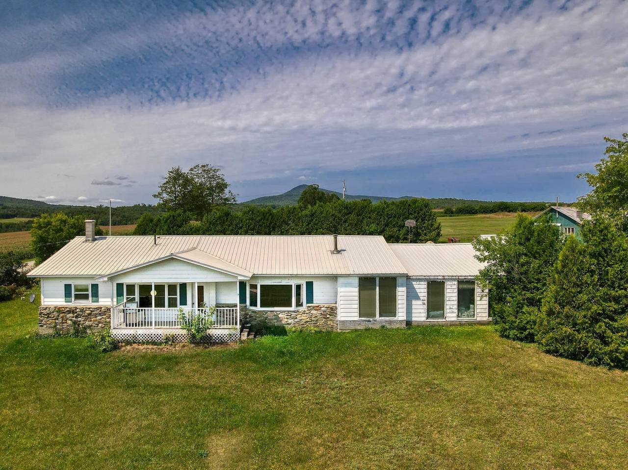229 Pinnacle Hill Road - Photo 1