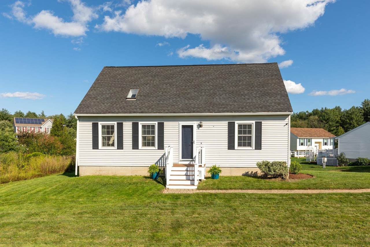 19 Nicholas Circle - Photo 1