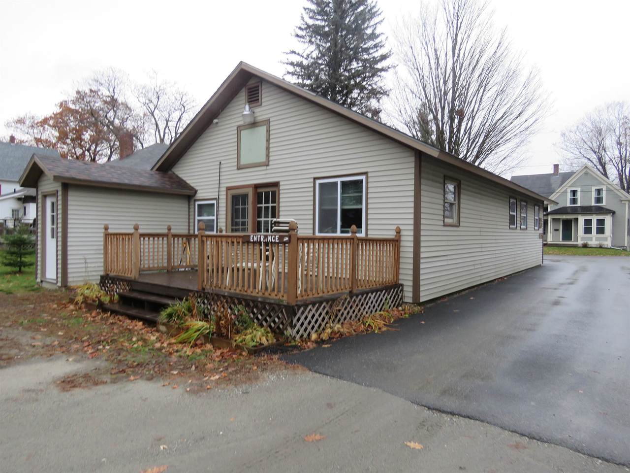 33 Oak Street - Photo 1