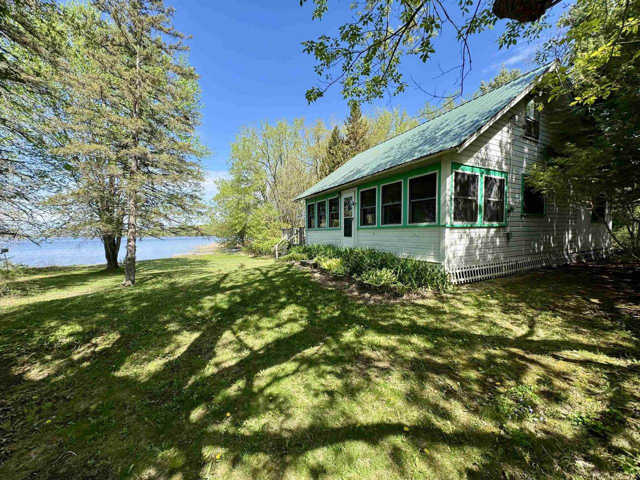 122 West View Lane - Photo 1