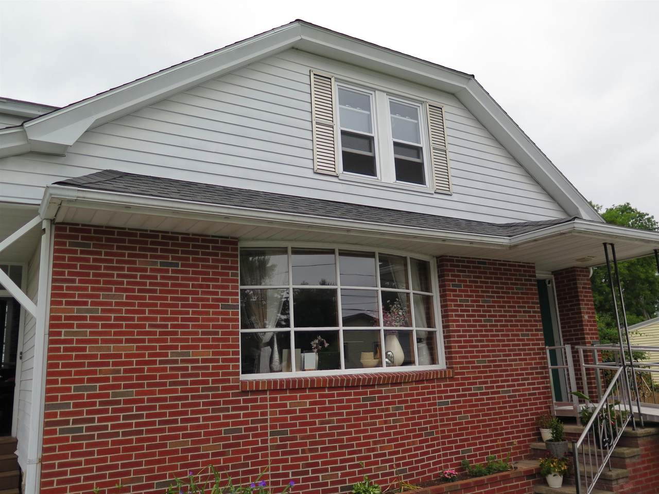 98 Maryland Avenue - Photo 1