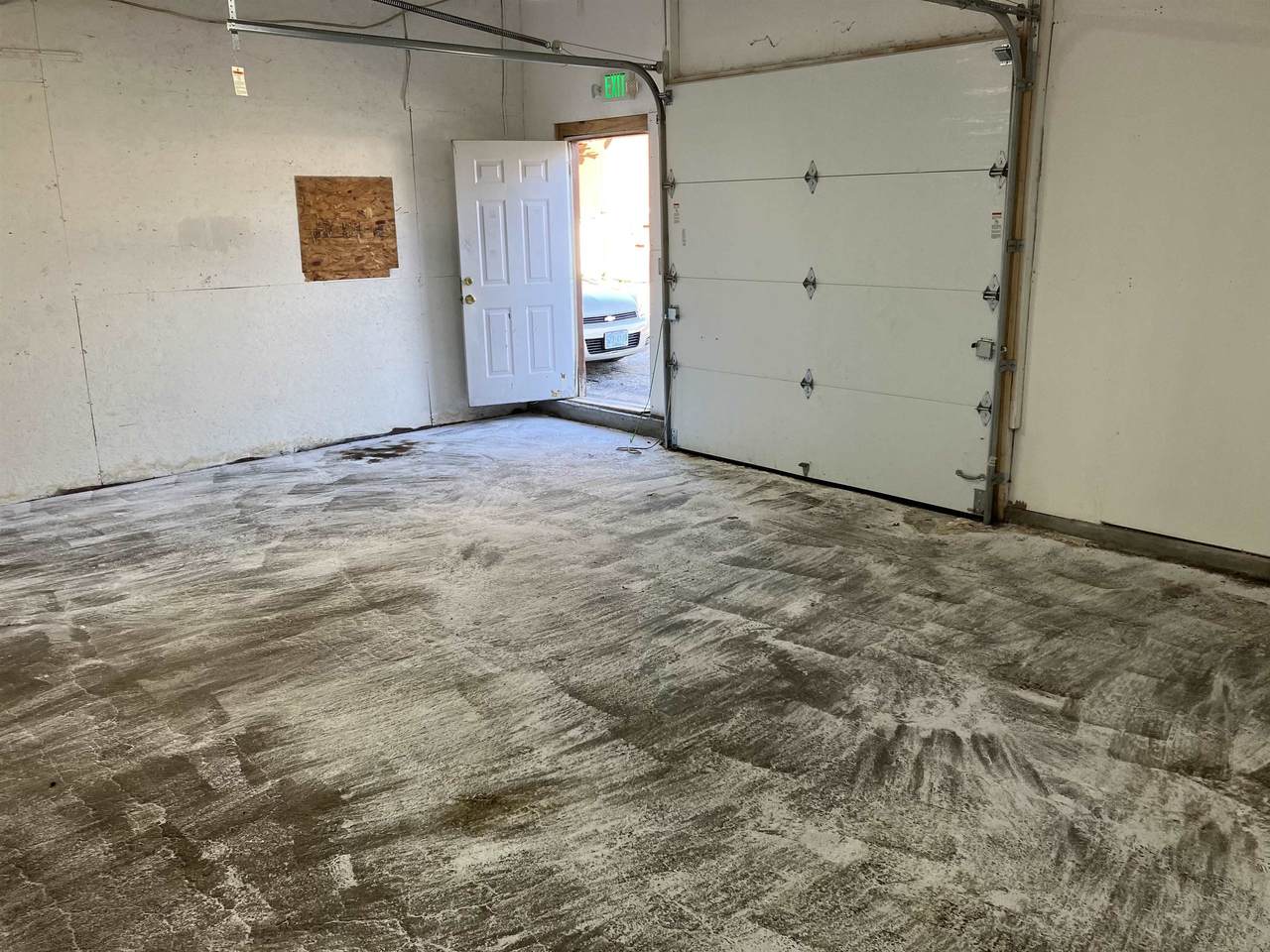 516 Mammoth Road - Photo 1