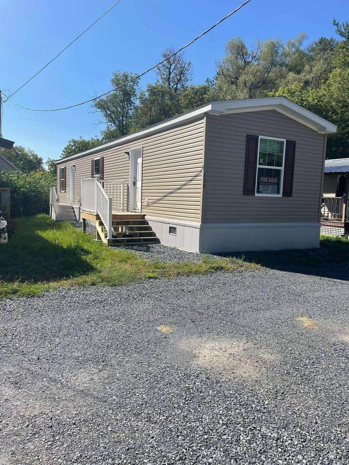 139 Oak Street - Photo 1