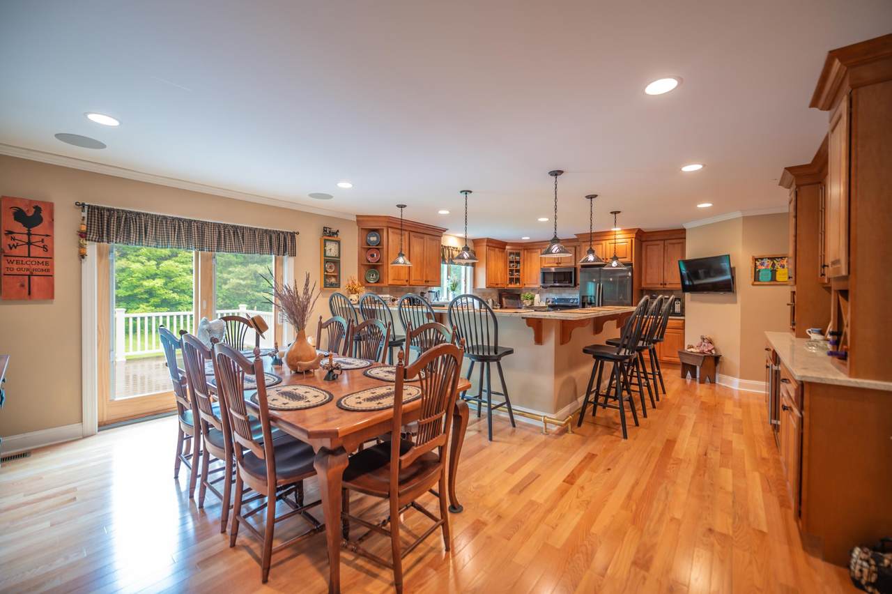 233 Poverty Row - Photo 1