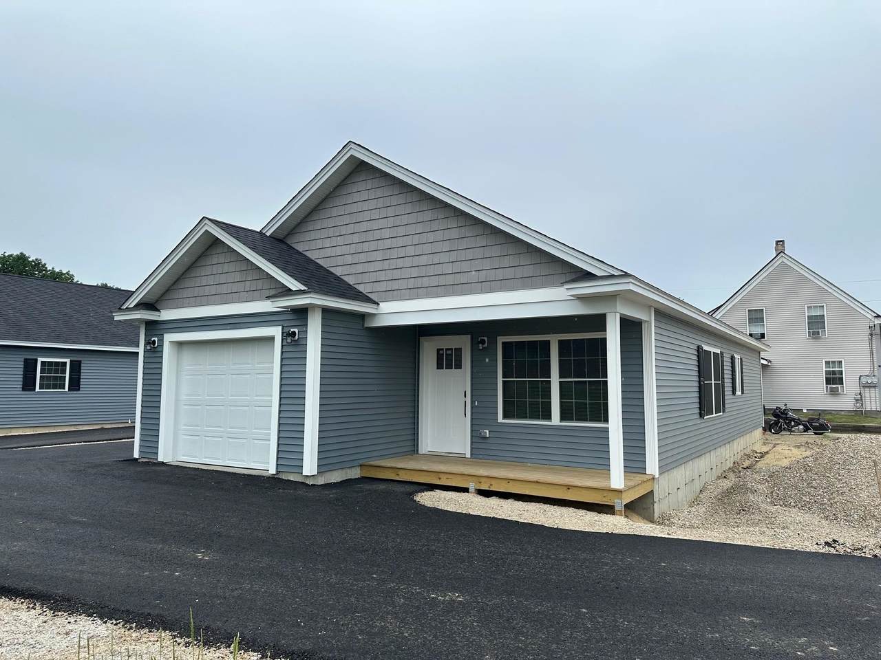 12 Higgins Place - Photo 1