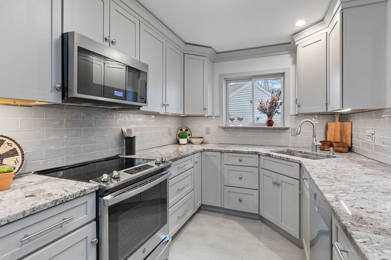 224 Locust Hill - Photo 1