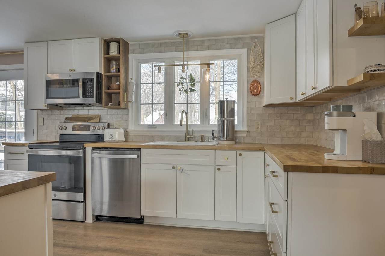 8 Marguerite Street - Photo 1