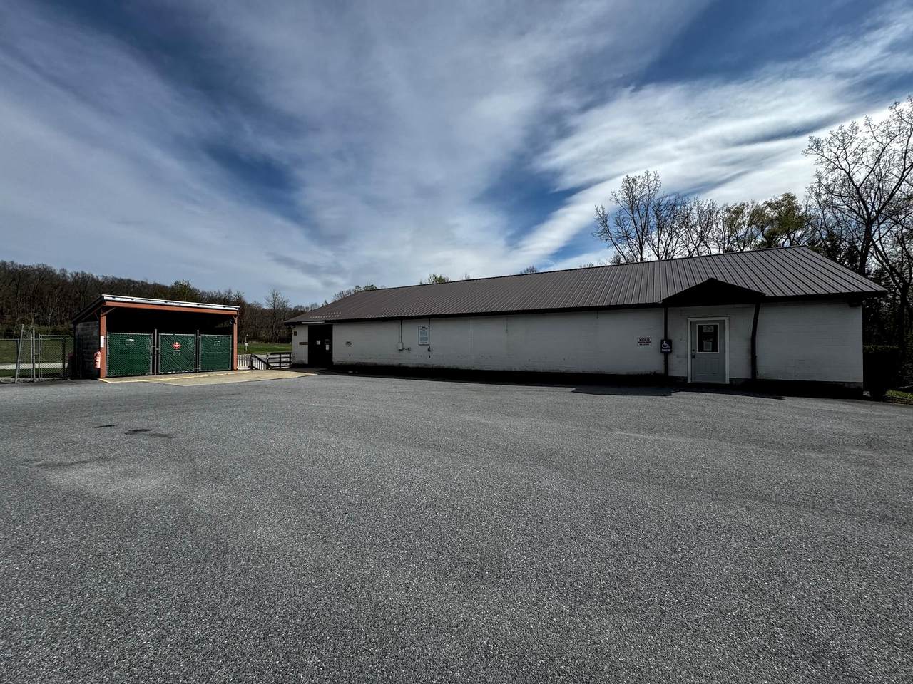 33 Transport Drive - Photo 1