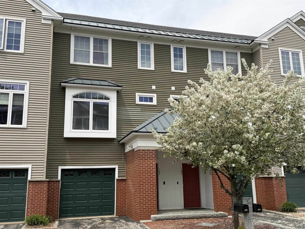 107 Riverwalk Way - Photo 1