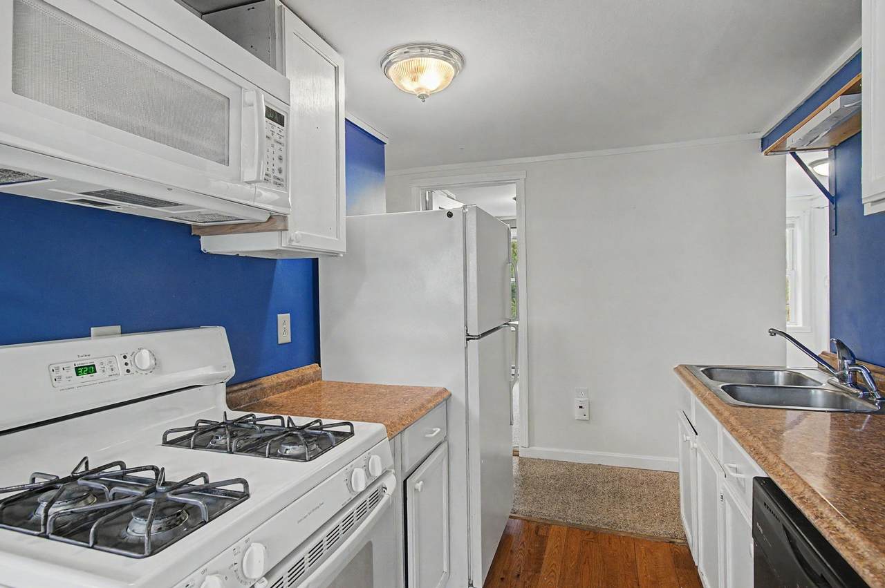 4711 Main Road - Photo 1