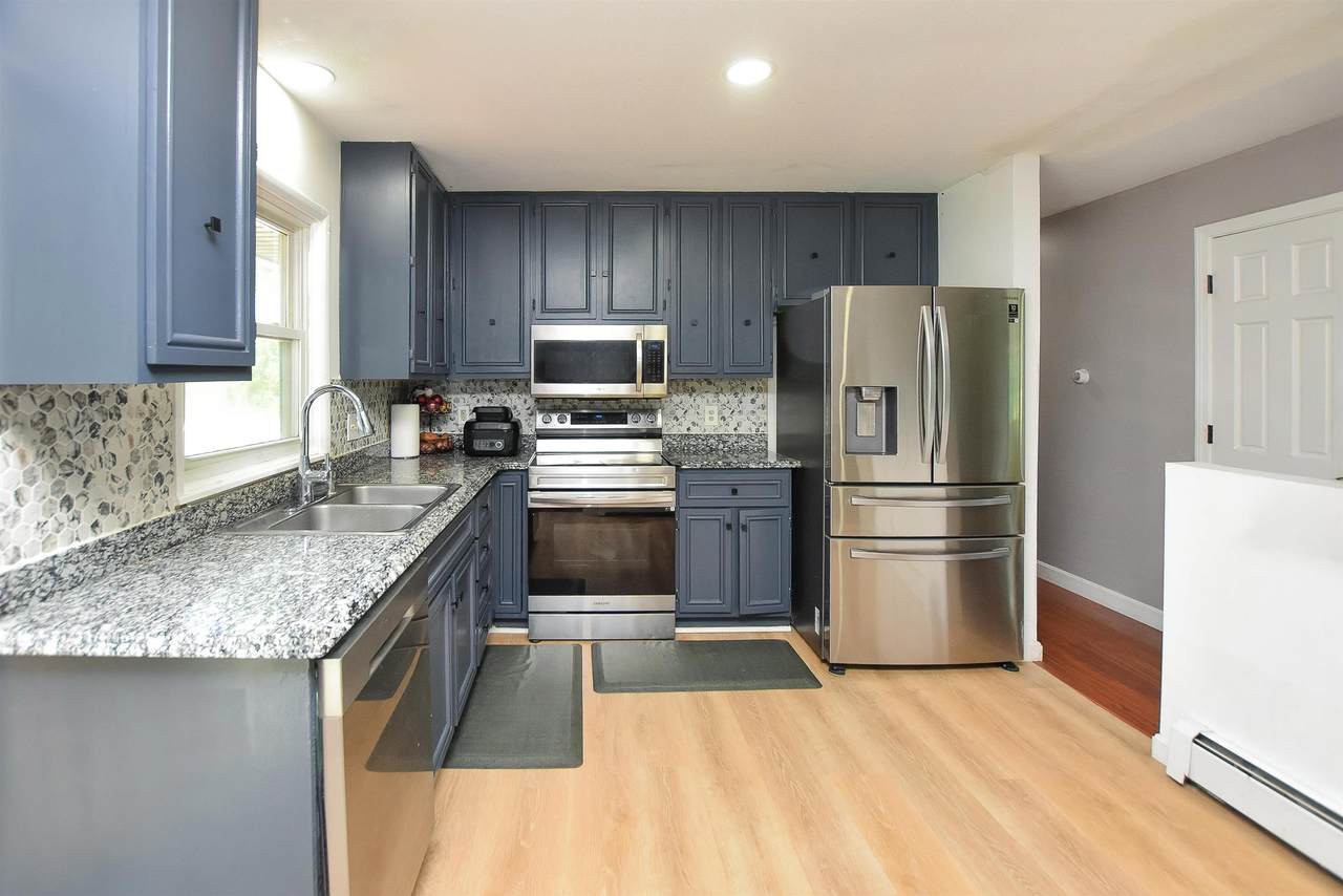 6 Irving Heights - Photo 1
