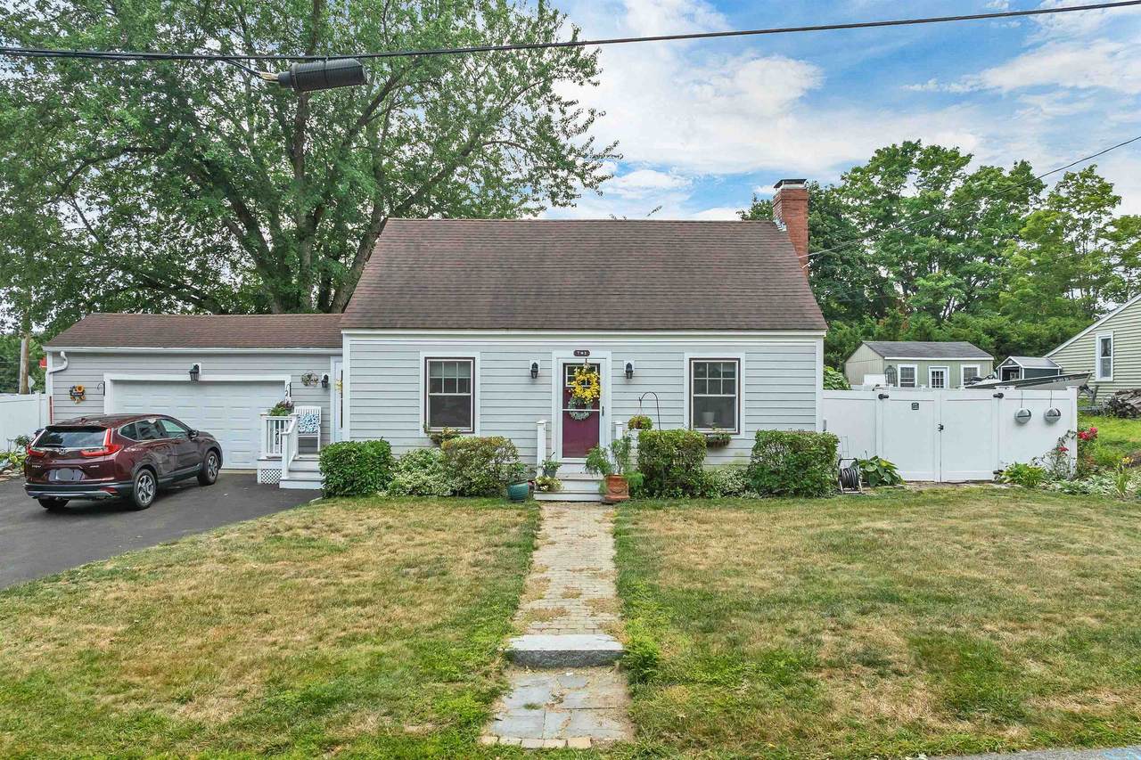 2 Belmont Circle - Photo 1