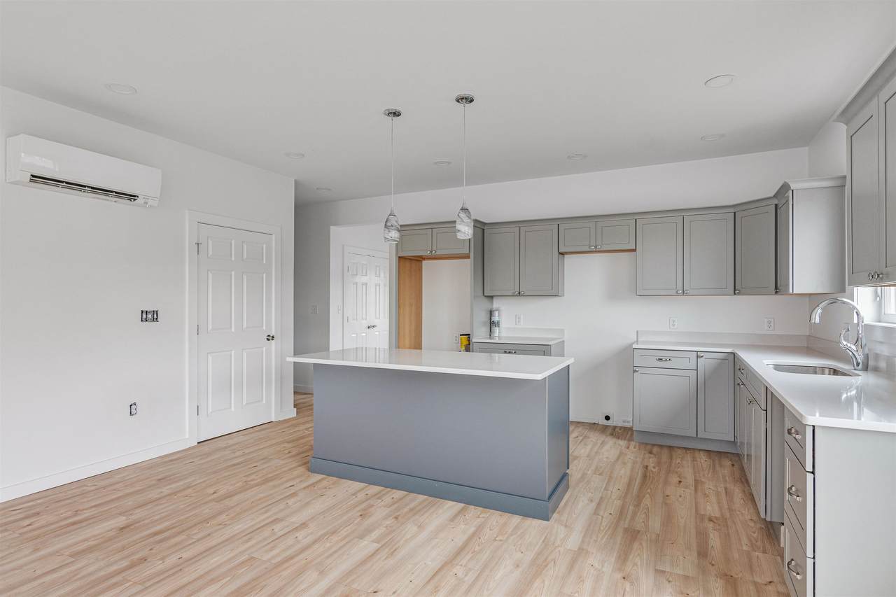 209 Sunrise Drive - Photo 1