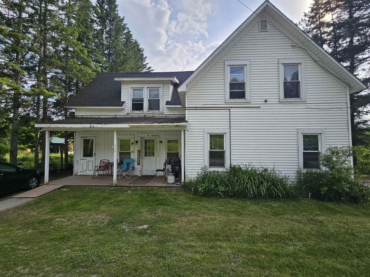 389 Railroad Street - Photo 1