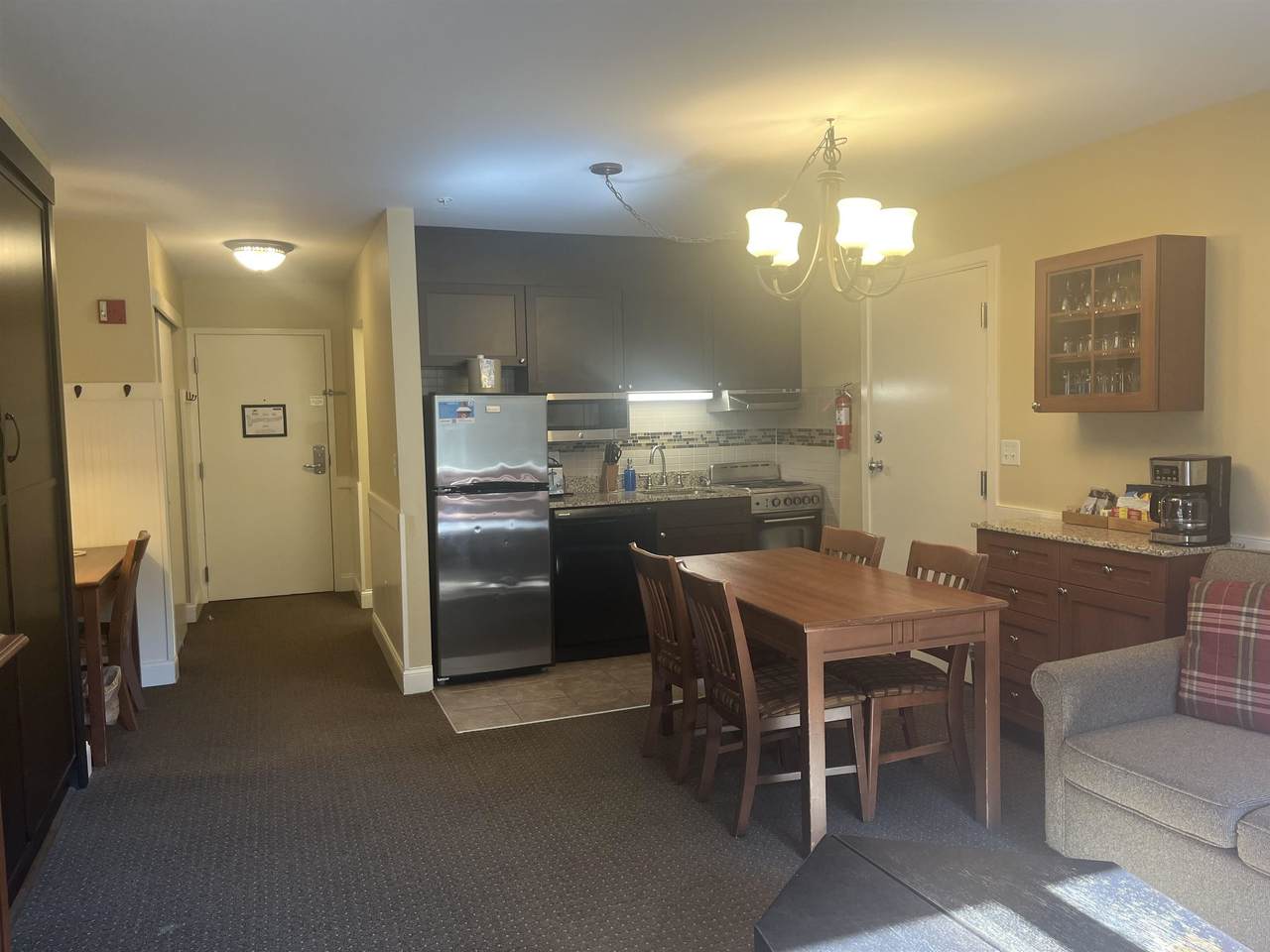 249/251 Qtr 3 Grand Summit Way - Photo 1