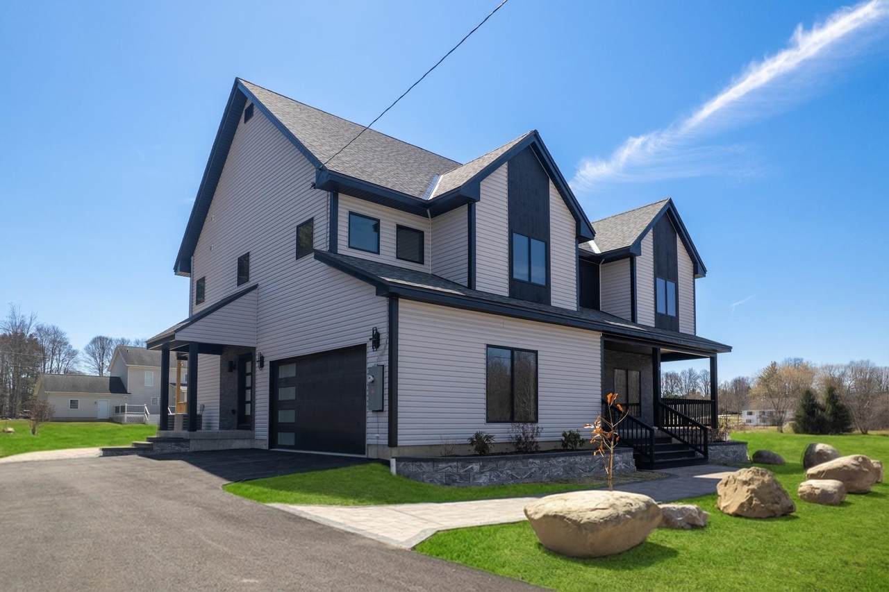 20 Sherwood Road - Photo 1