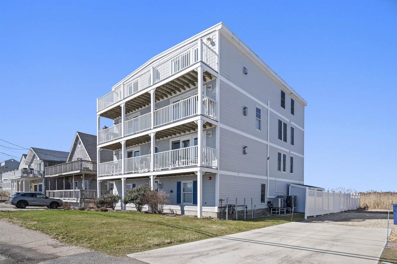 605 Ocean Boulevard - Photo 1