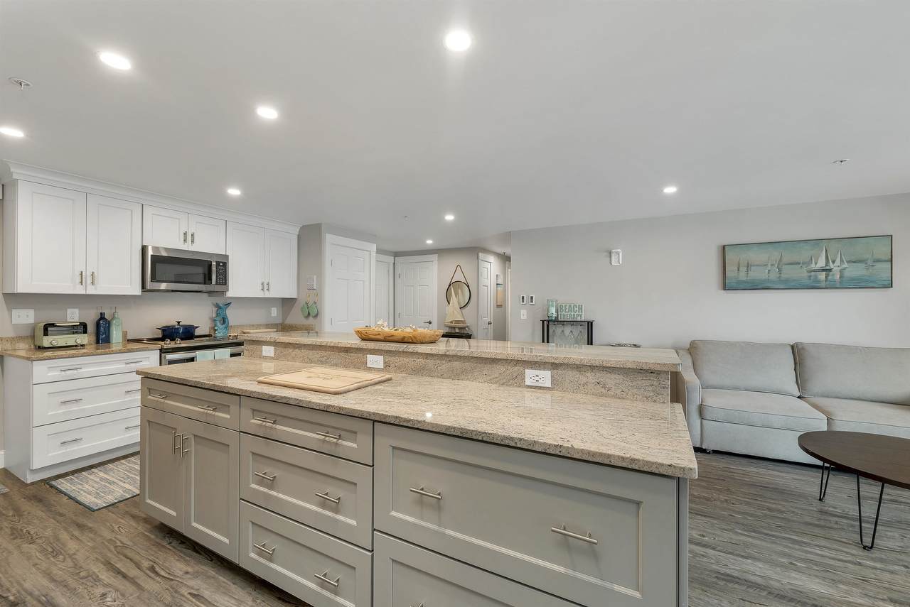 407 Ocean Boulevard - Photo 1