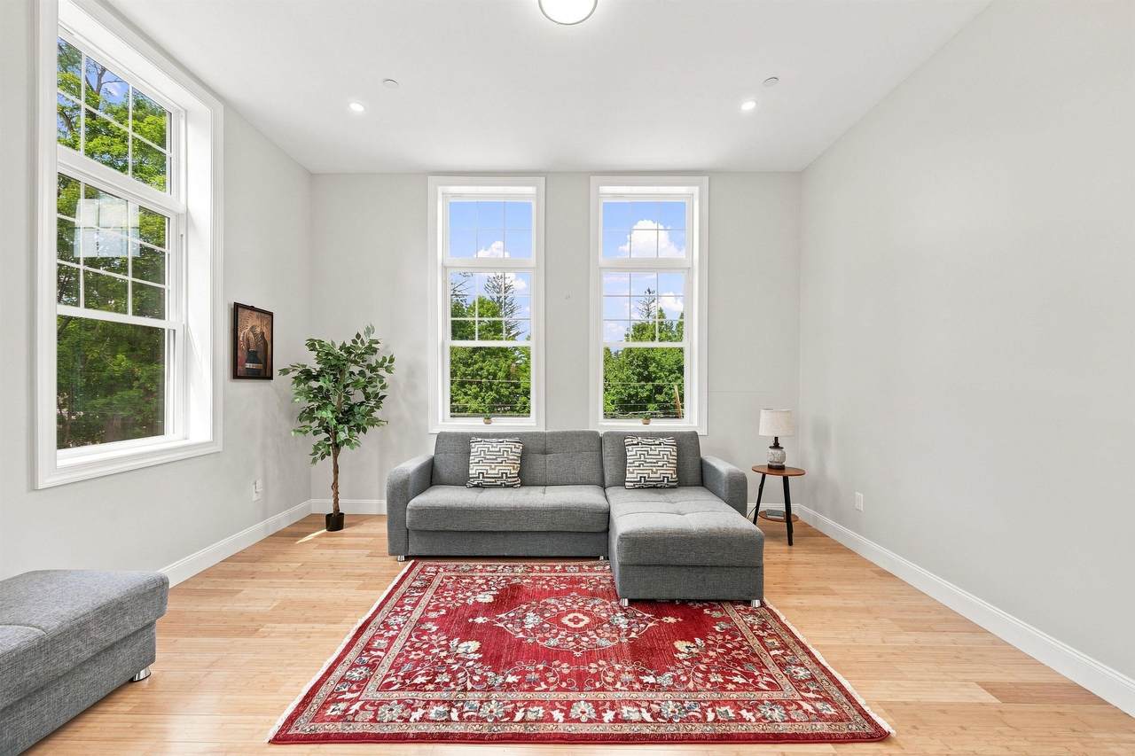 12 Cross Street - Photo 1