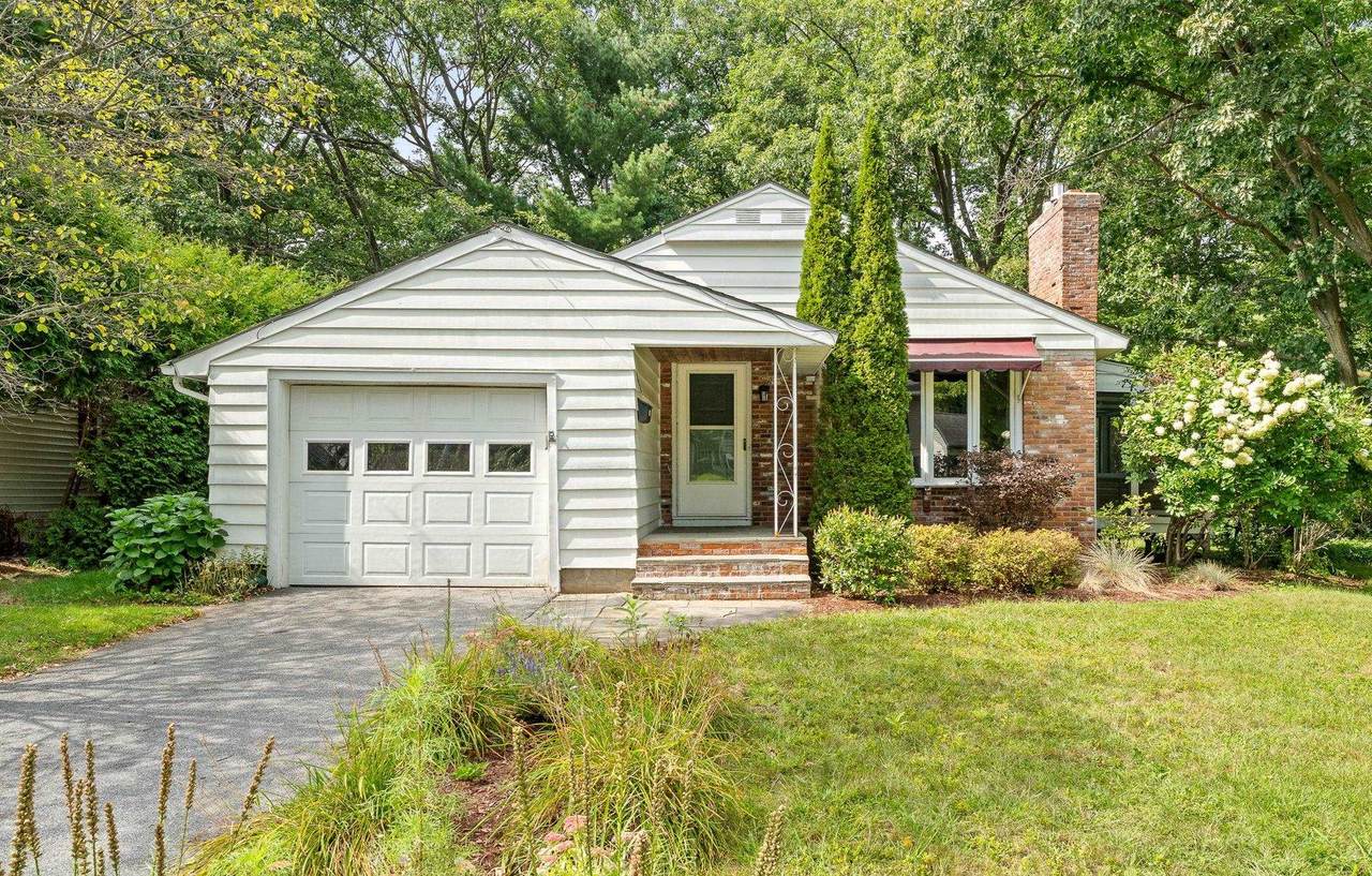 106 Killarney Drive - Photo 1