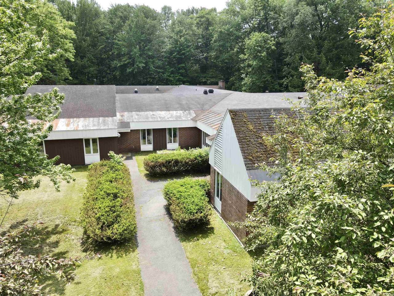 148 Prouty Drive - Photo 1