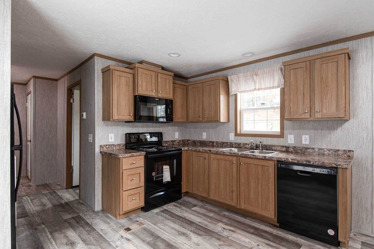 135 Oak Street - Photo 1