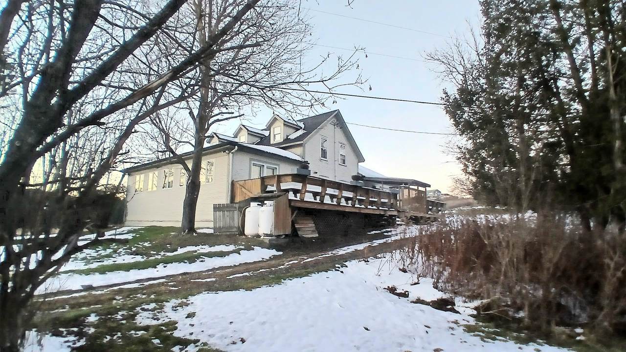 852 Pollander Road - Photo 1