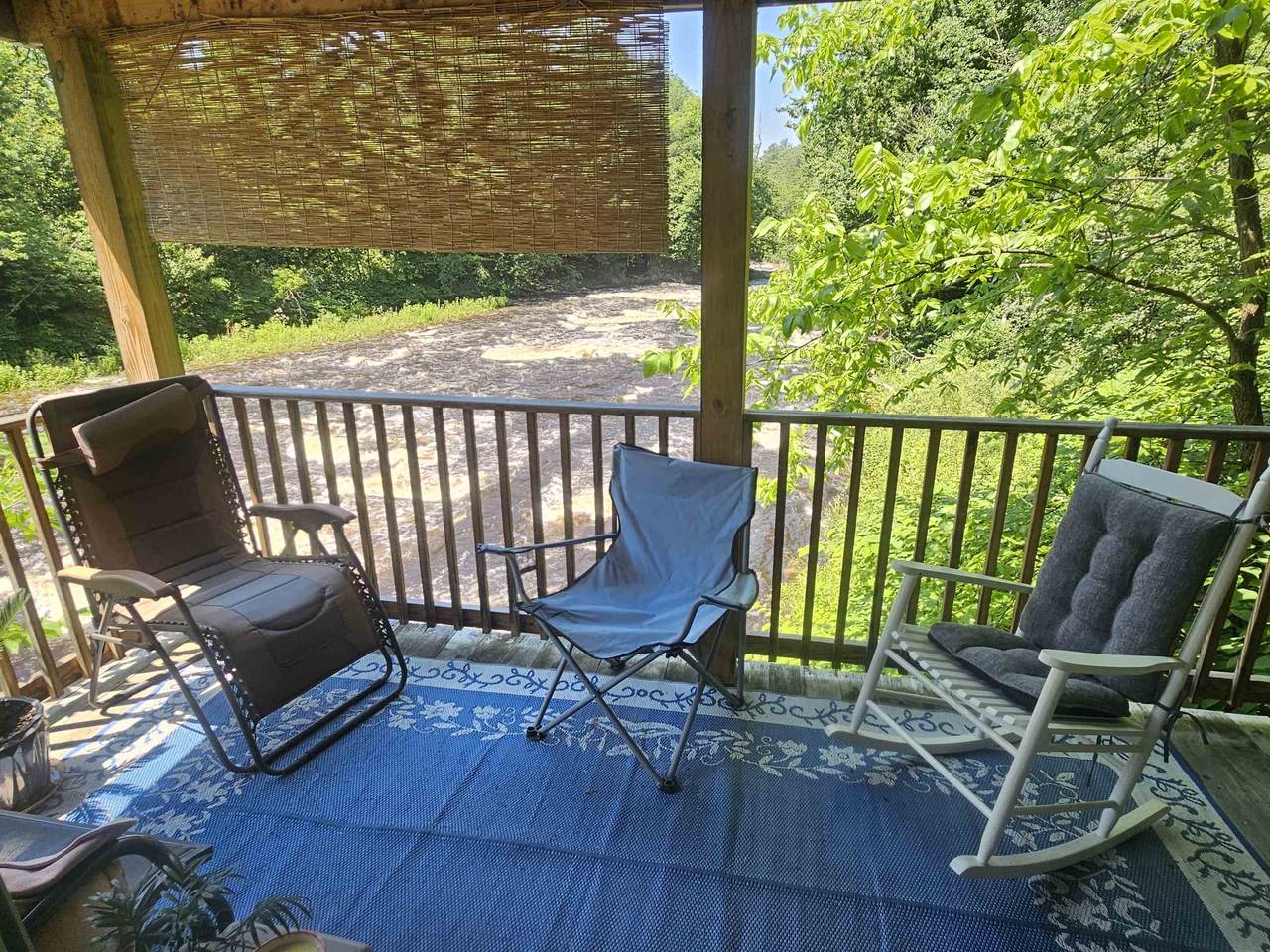 81 Assisqua Avenue - Photo 1